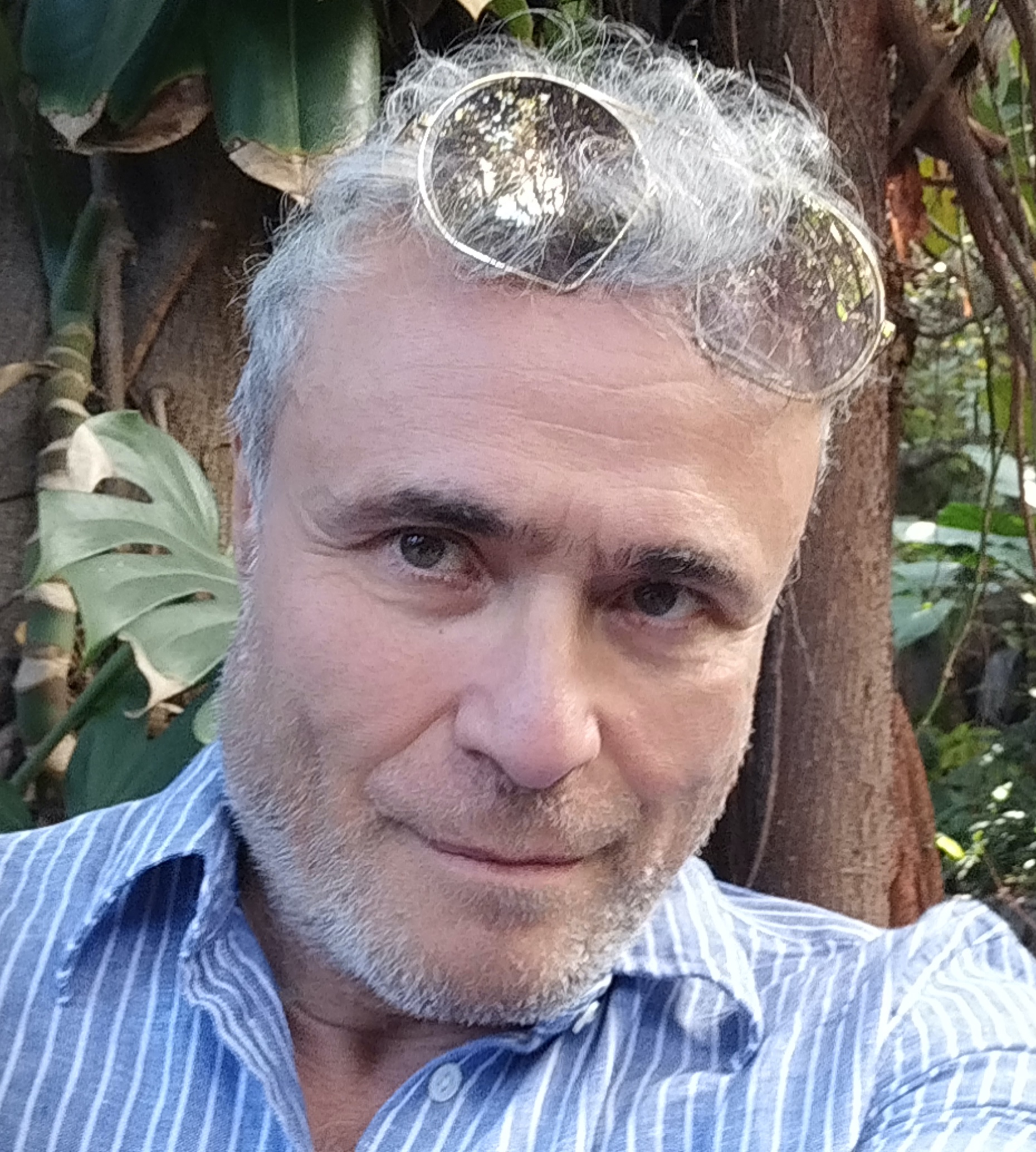 Boris Usherenko, Nürnberg, erhält den 1. Platz – 17. Literaturpreis NORDOST